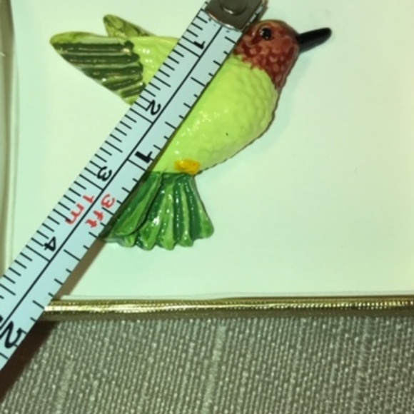 Beautiful Hummingbird Pin With Gift Box - Picture 5 of 8